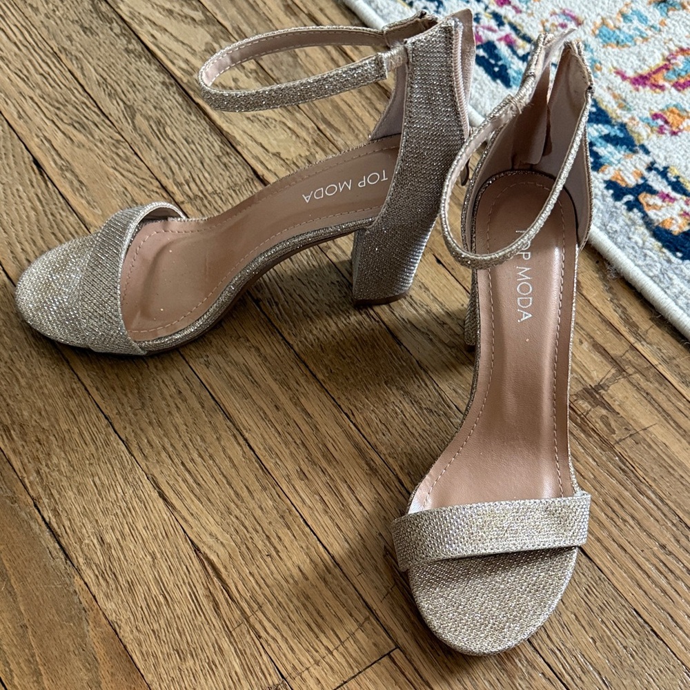 TOP Moda Women's Glittering Gold Block Heels